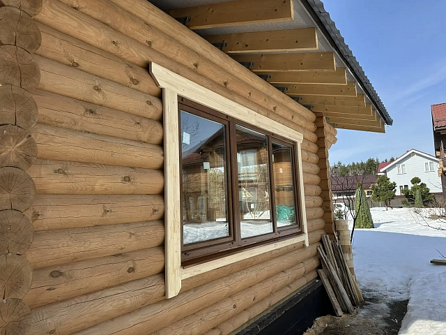 Можно ли устанавливать окна и обсаду зимой в срубе: реальный опыт монтажа с наличниками.  Опыт эксперта ШУВОЕ Алексея Павельева